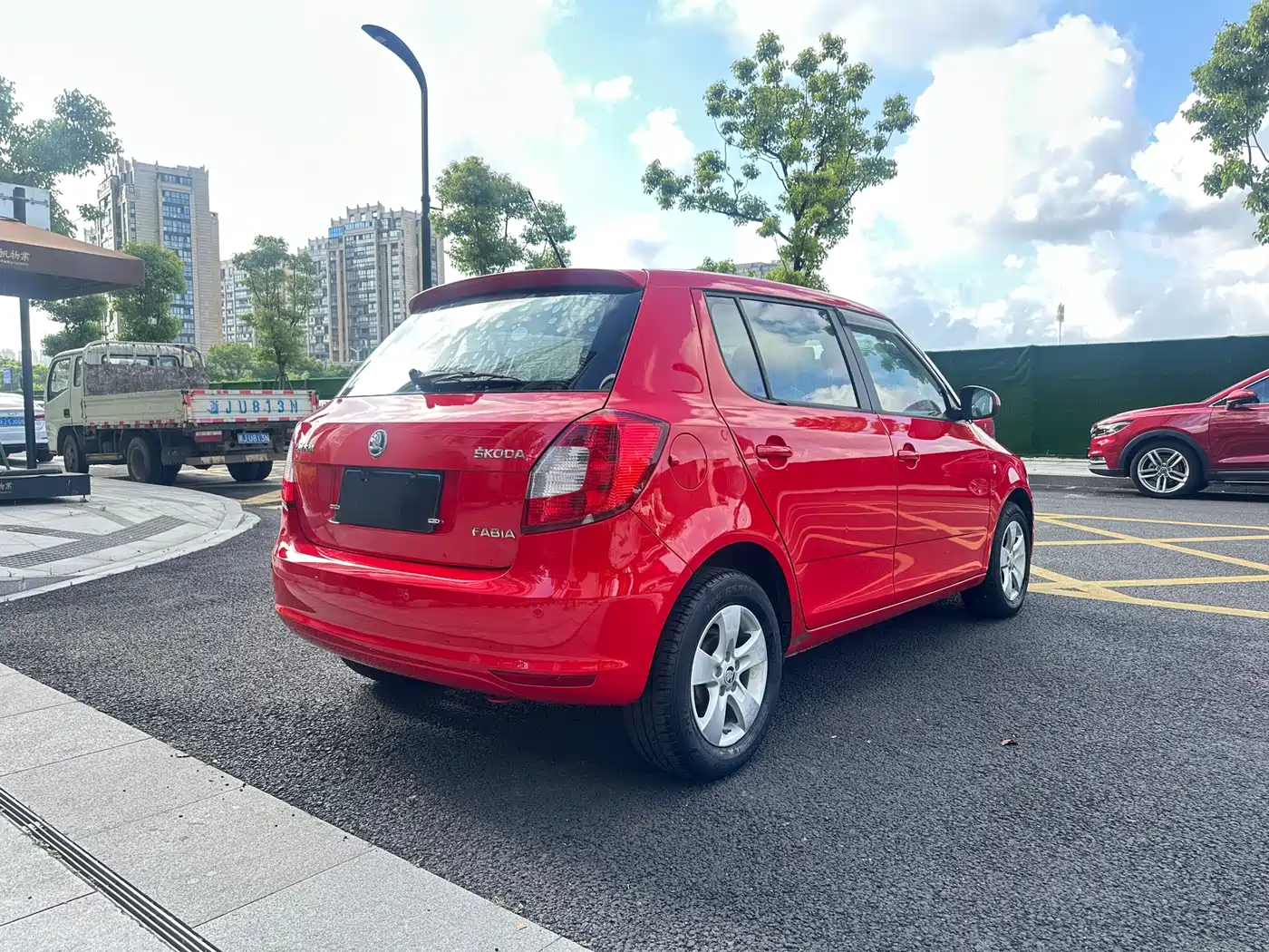 Škoda Fabia 2014 1.4L Automatic Crystal Edition фото 5