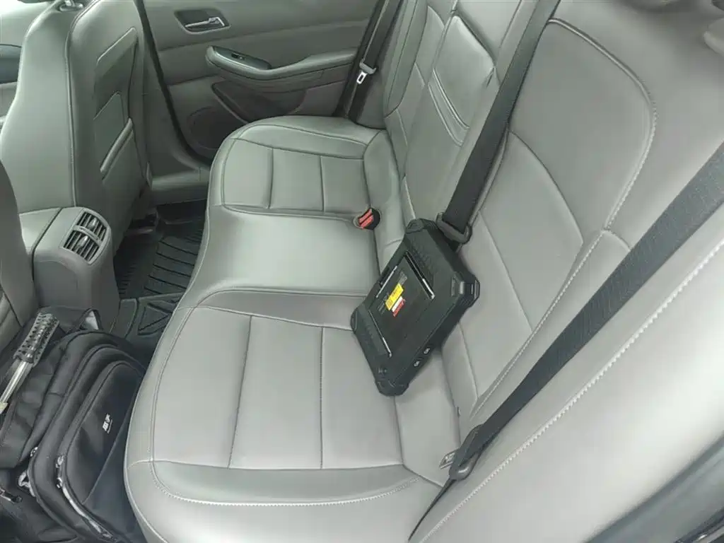 Chevrolet Malibu 2014 2.0L Automatic Luxury фото 17