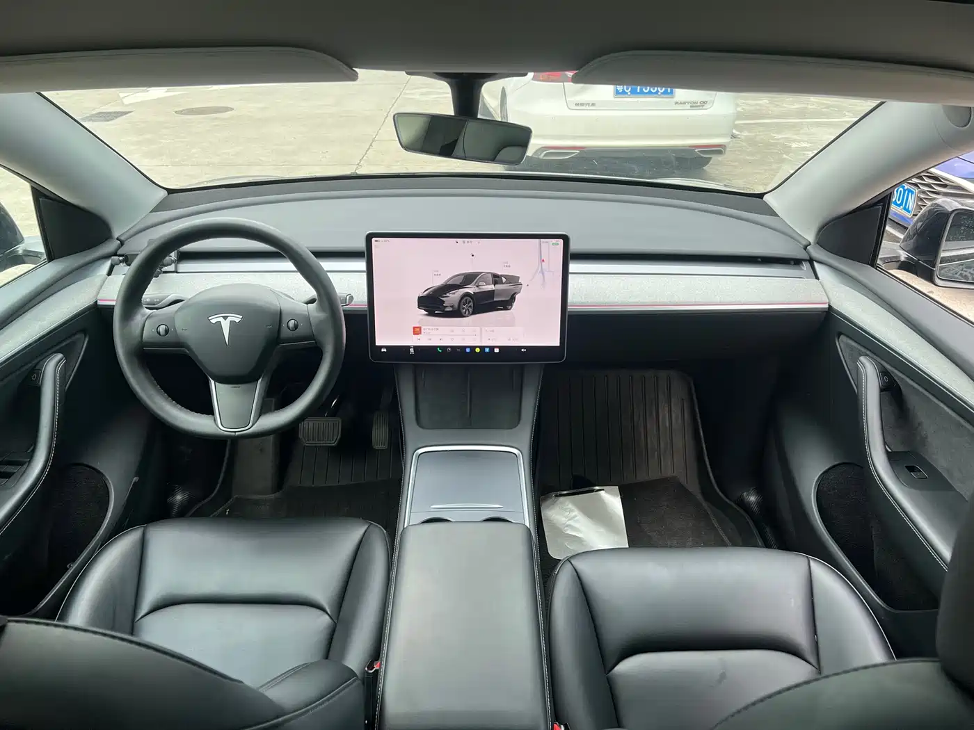 TESLA MODEL Y