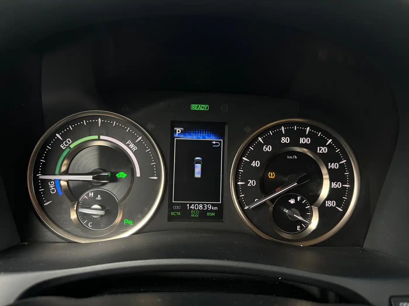 Toyota Alphard 2019 Hybrid 2.5L Luxury фото 11