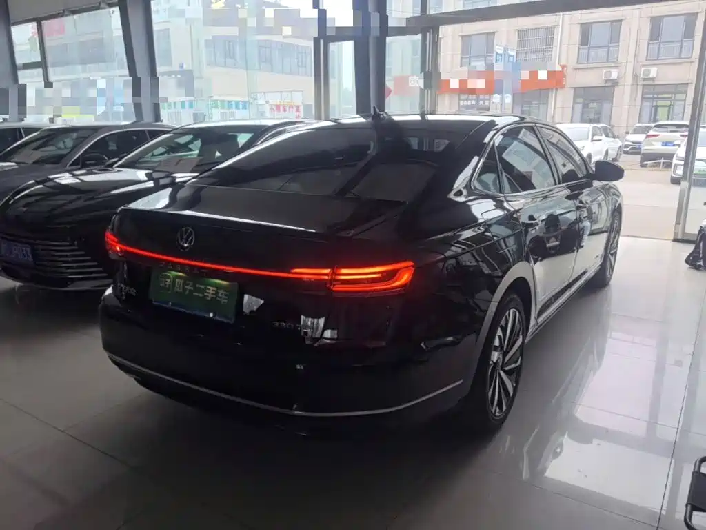 صورة 7 - Volkswagen Passat