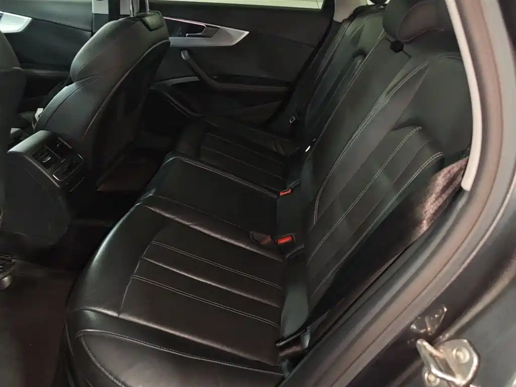 Audi A4L 2022 40 TFSI Luxury Dynamic фото 24