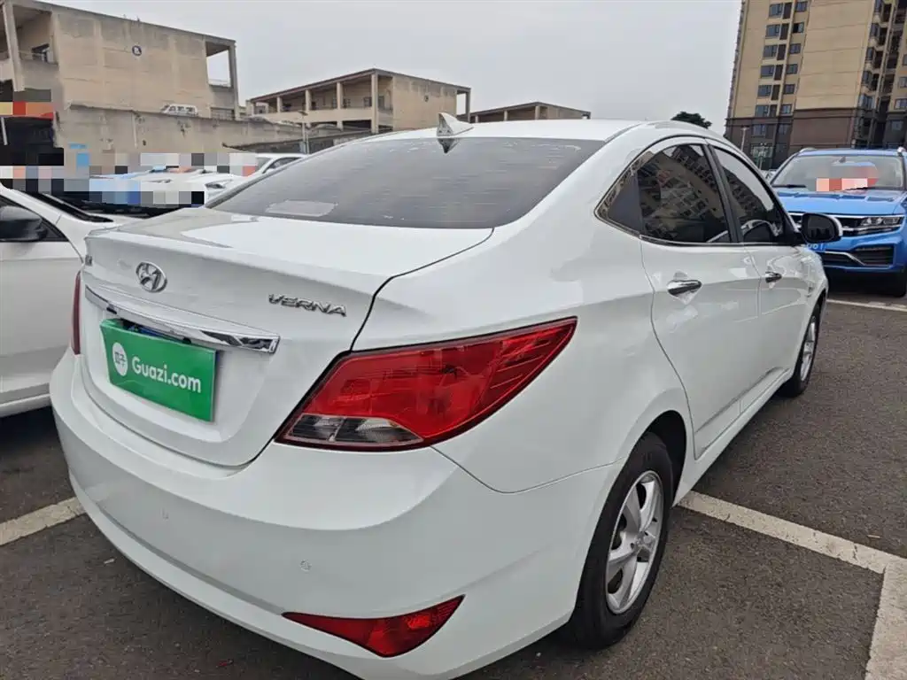 Hyundai Verna 2014 1.4L Automatic Leading GLX фото 7