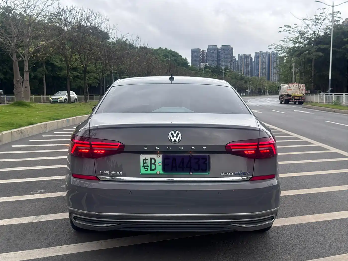 Volkswagen Passat New Energy 2019 430PHEV Hybrid Luxury Edition фото 5