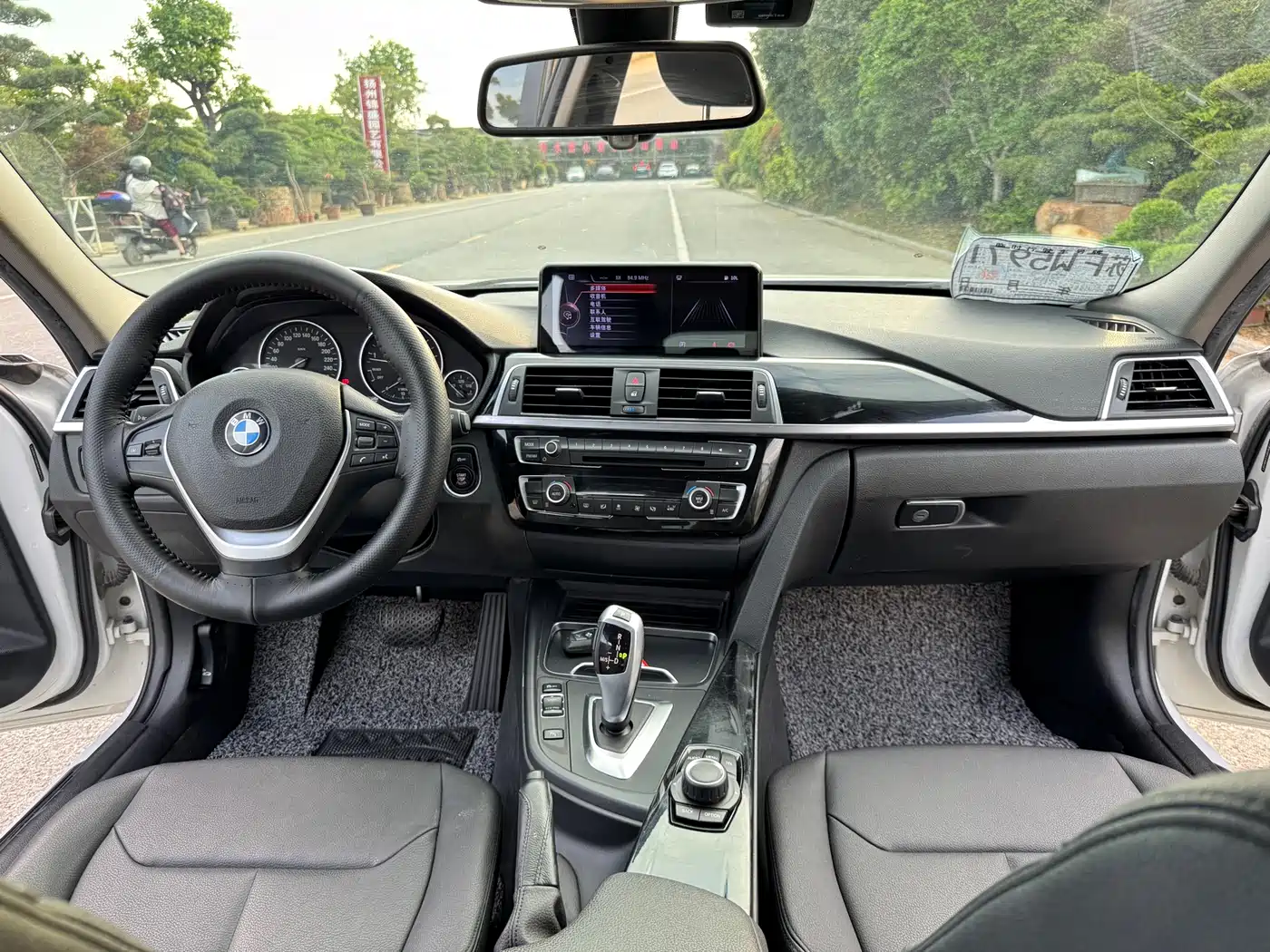 BMW 3 Series 2017 320Li Fashion фото 9