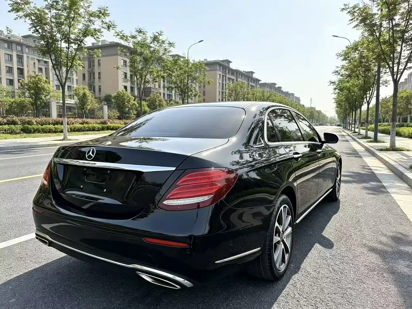 صورة 9 - Mercedes-Benz E-Class