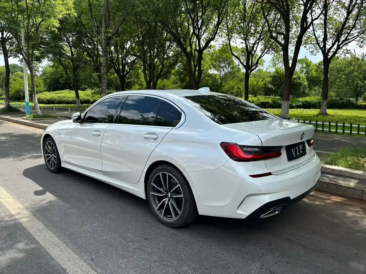 BMW 3 Series 2021 325Li M Sport Package фото 9