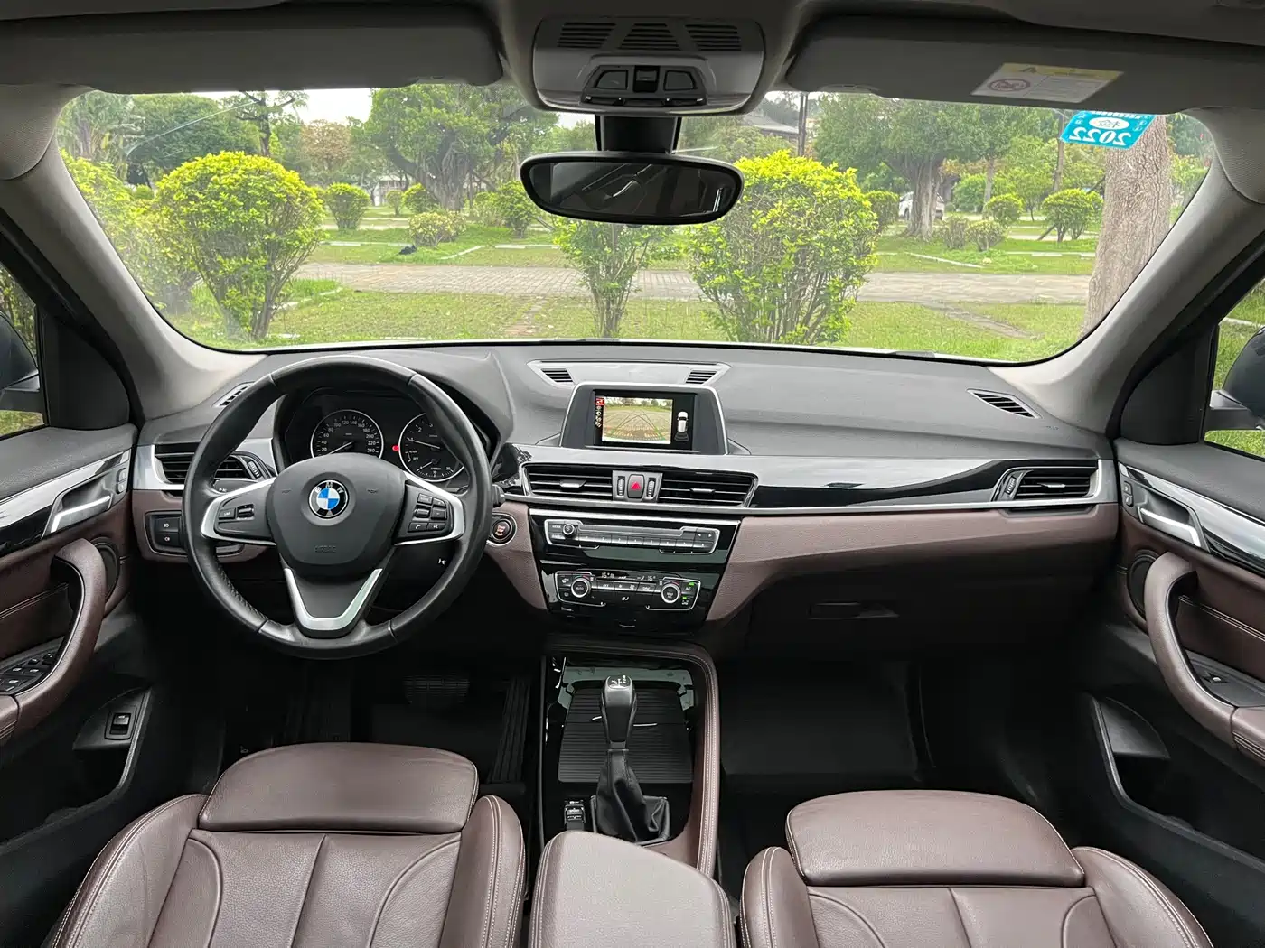 BMW X1 2018 sDrive18Li Premium Model фото 10