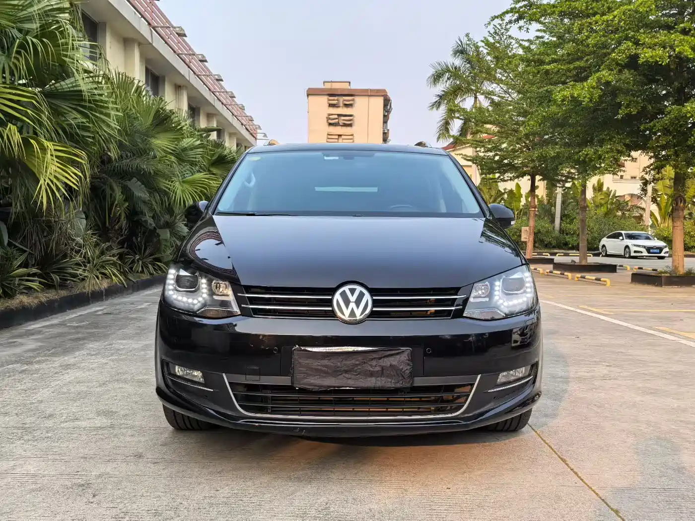 Volkswagen Sharan 2016 380TSI Premium 7-seater фото 2