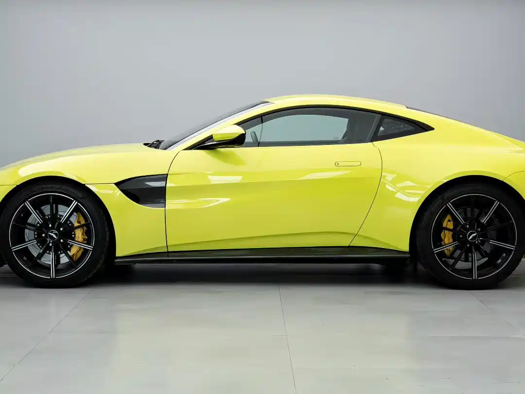 Aston Martin V8 Vantage 2018 2018 4.0T V8 Coupe