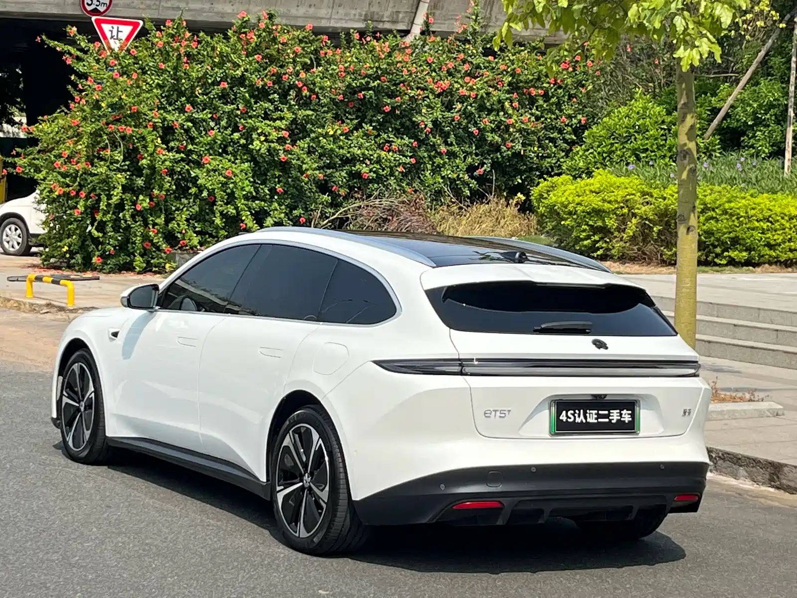 Фото 4 - NIO ET5T