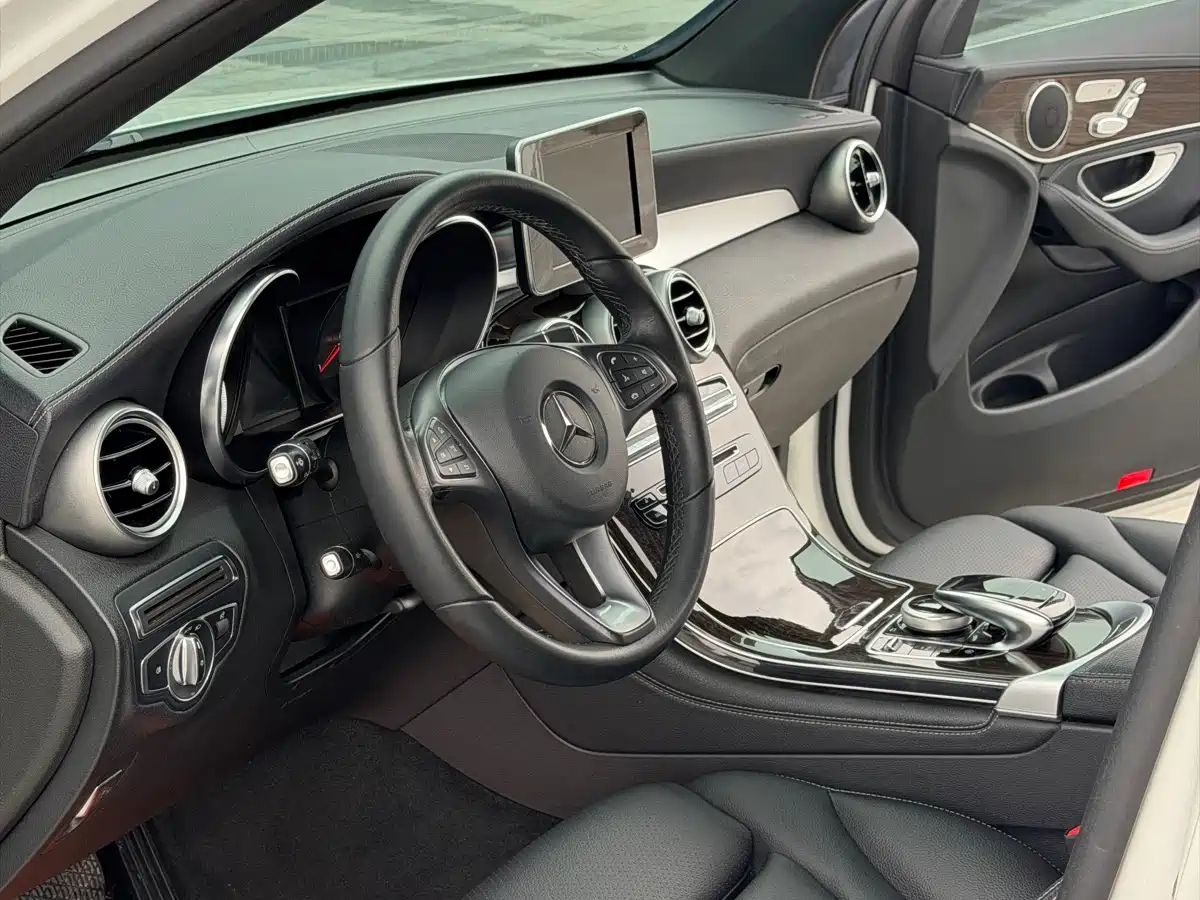 Mercedes-Benz GLC 2018 GLC 260 4MATIC Dynamic фото 17