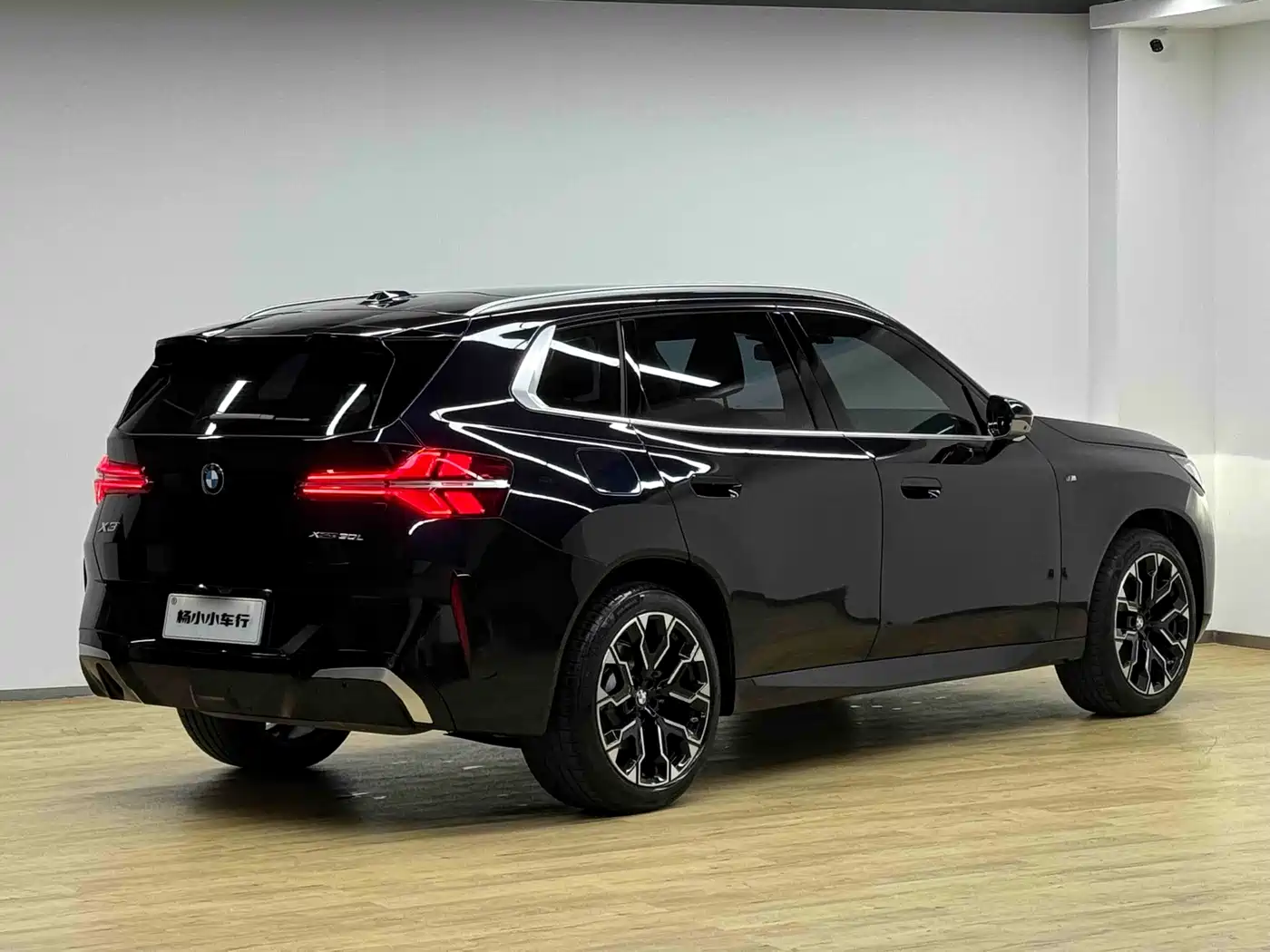 BMW X3 2026 2026 xDrive30L Leading Trim M Sport Shadowline Package