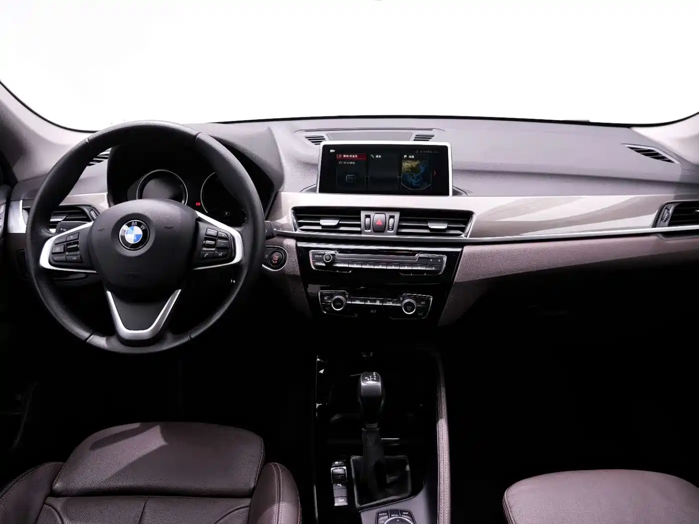 BMW X1 2019 xDrive20Li Premium Model фото 12
