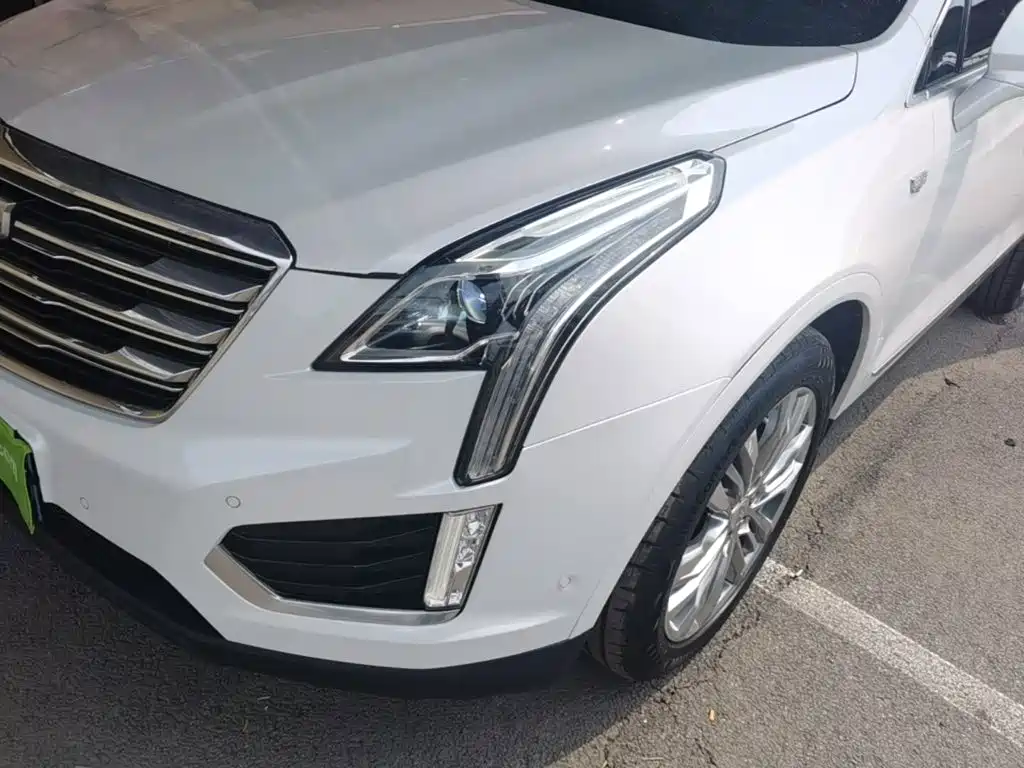 Photo 24 - Cadillac XT5