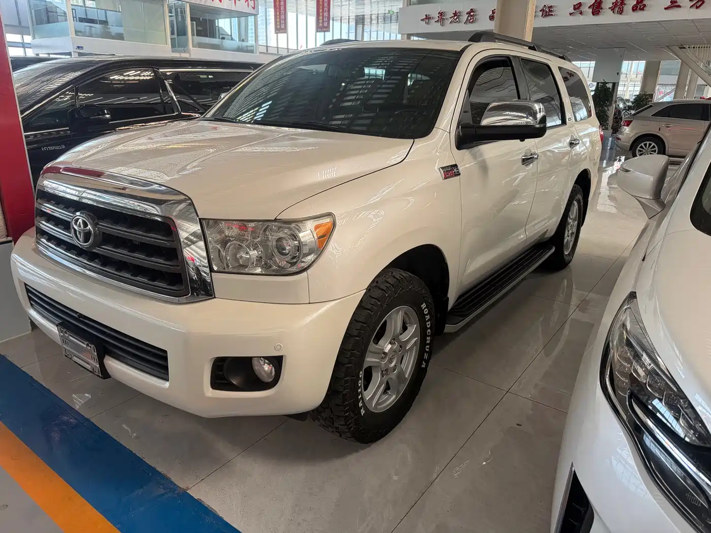 Toyota Sequoia 2015 2010 5.7 Platinum Edition