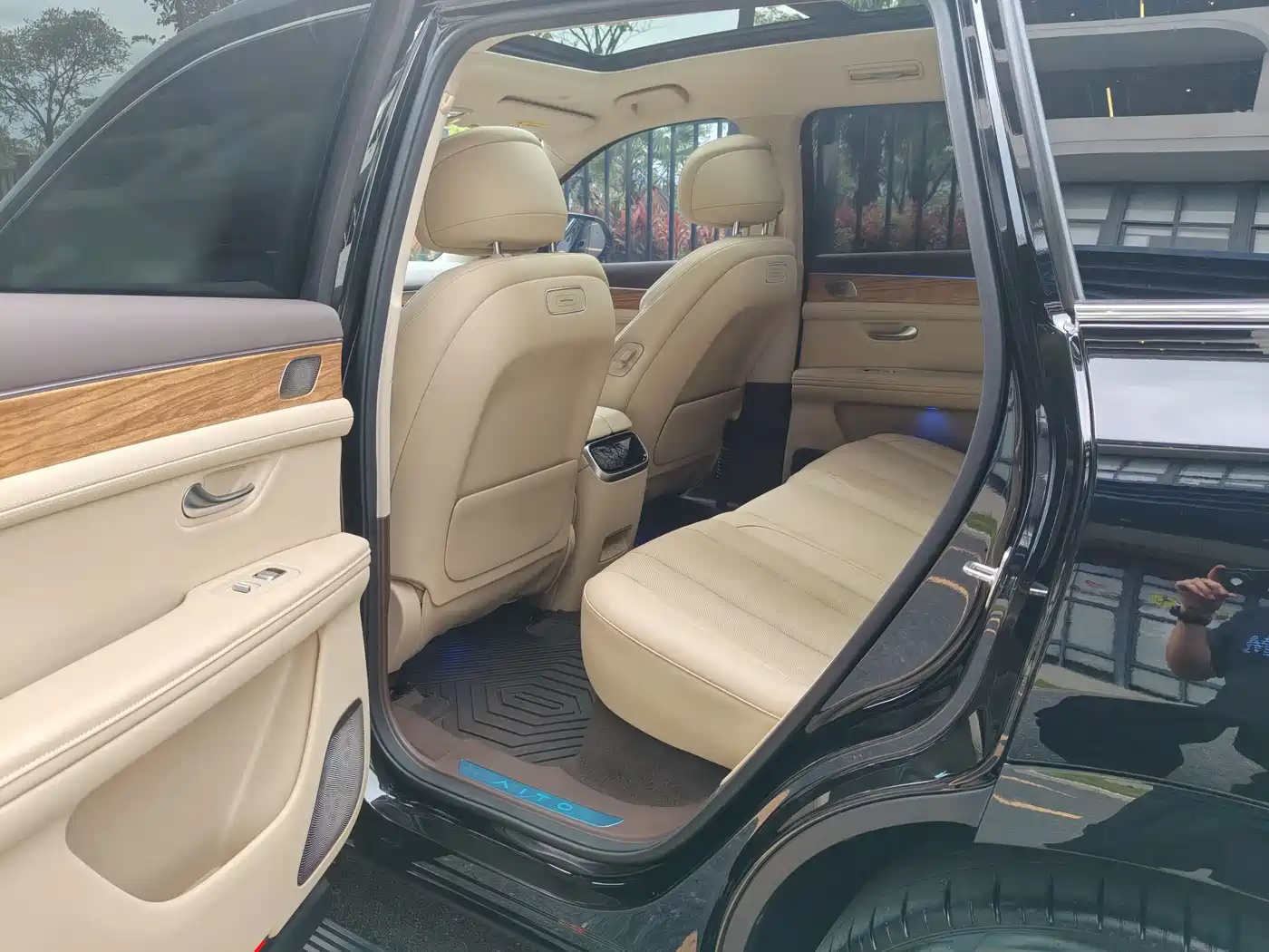 AITO Wenjie AITO M7 2024 1.5T RWD Plus 5-Seater фото 6