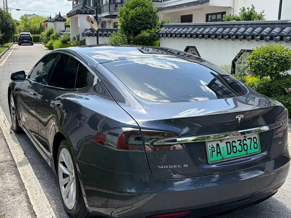 TESLA MODEL S