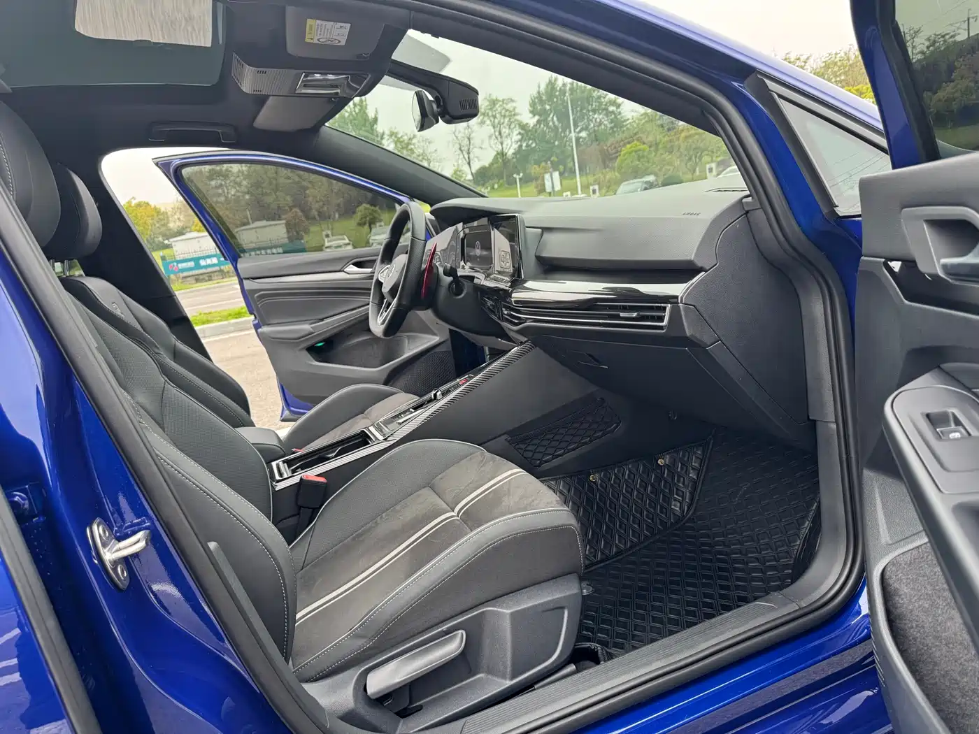 Volkswagen Golf 2023 280TSI DSG R-Line Lite фото 12