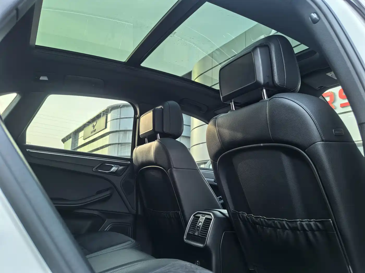 Porsche Macan 2018 Macan 2.0T фото 12