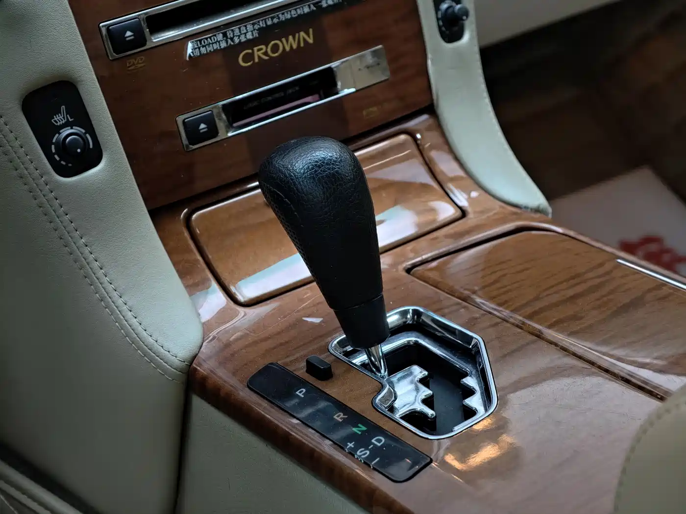 Toyota Crown 2007 3.0L Royal Saloon G VIP фото 50
