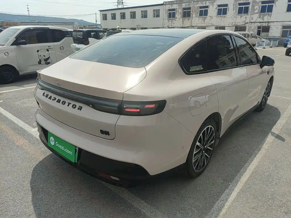 Photo 7 - Leapmotor B01