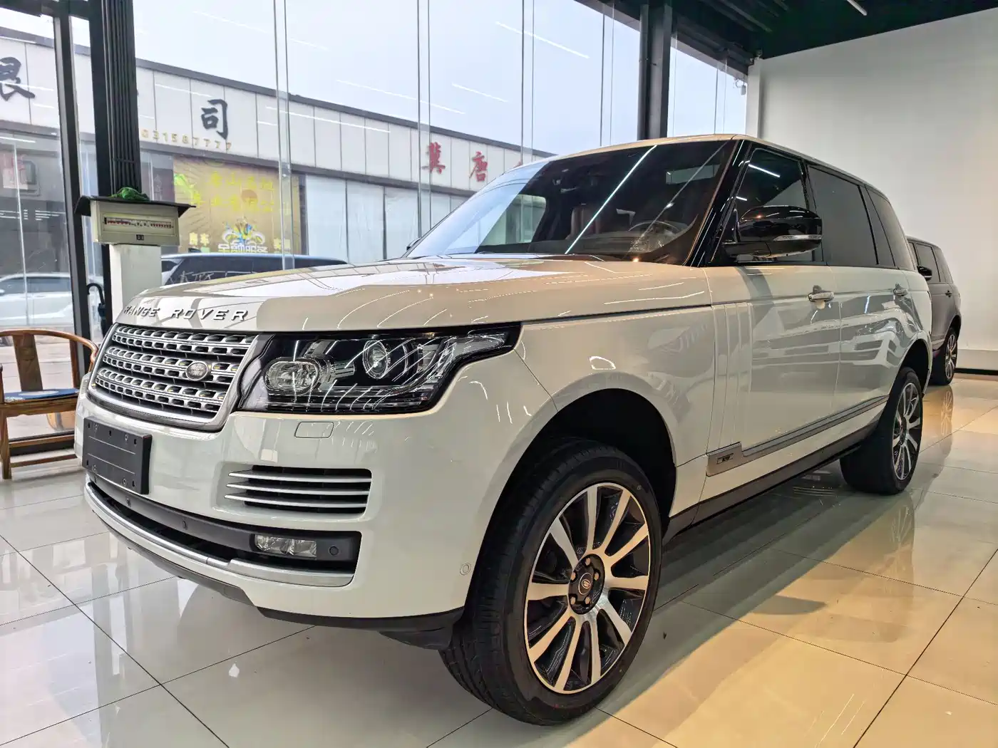 Land Rover Range Rover 2016 5.0 SC V8 AB Ultimate Autobiography LWB фото 3