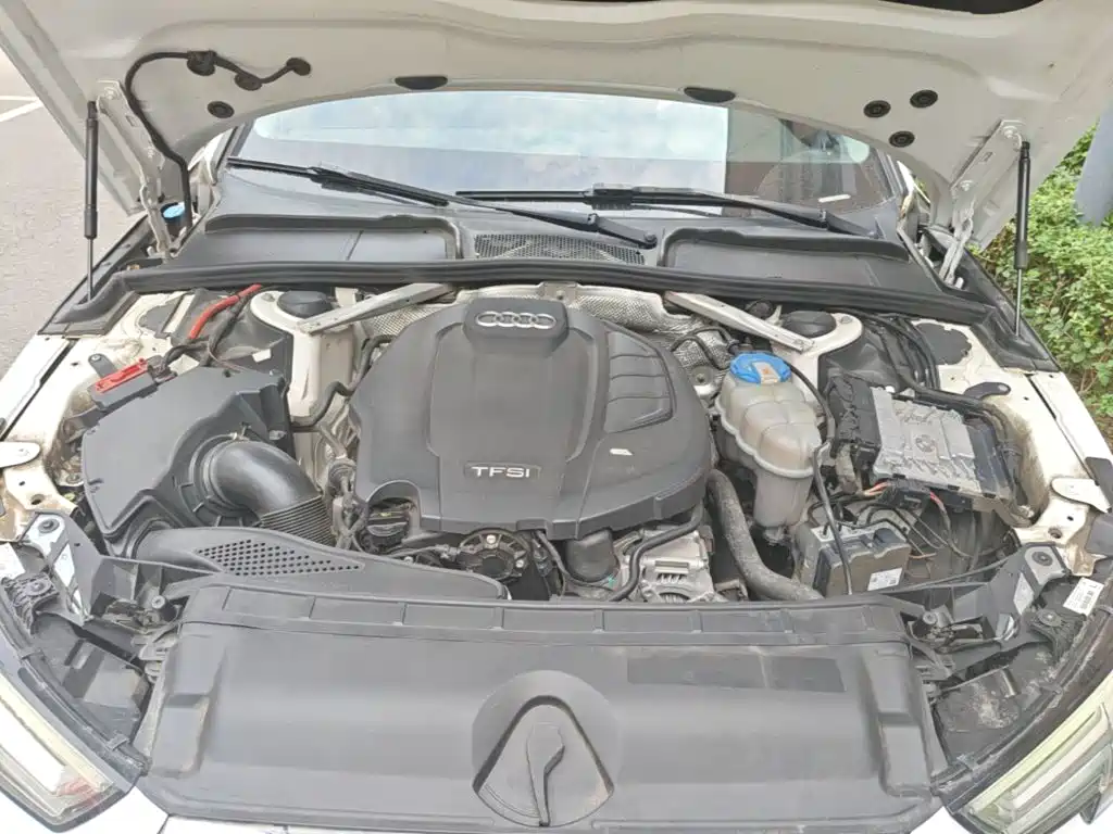 Фото 20 - Audi A4L