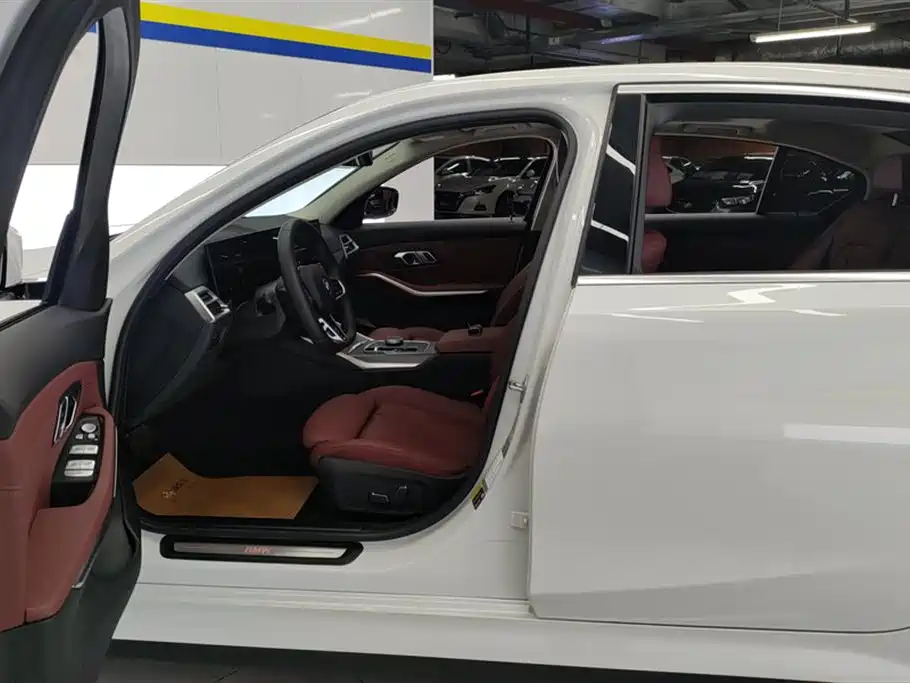 BMW i3 2025 eDrive 35 L фото 9