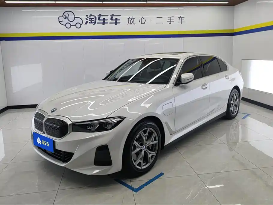 BMW i3 2025 eDrive 35 L