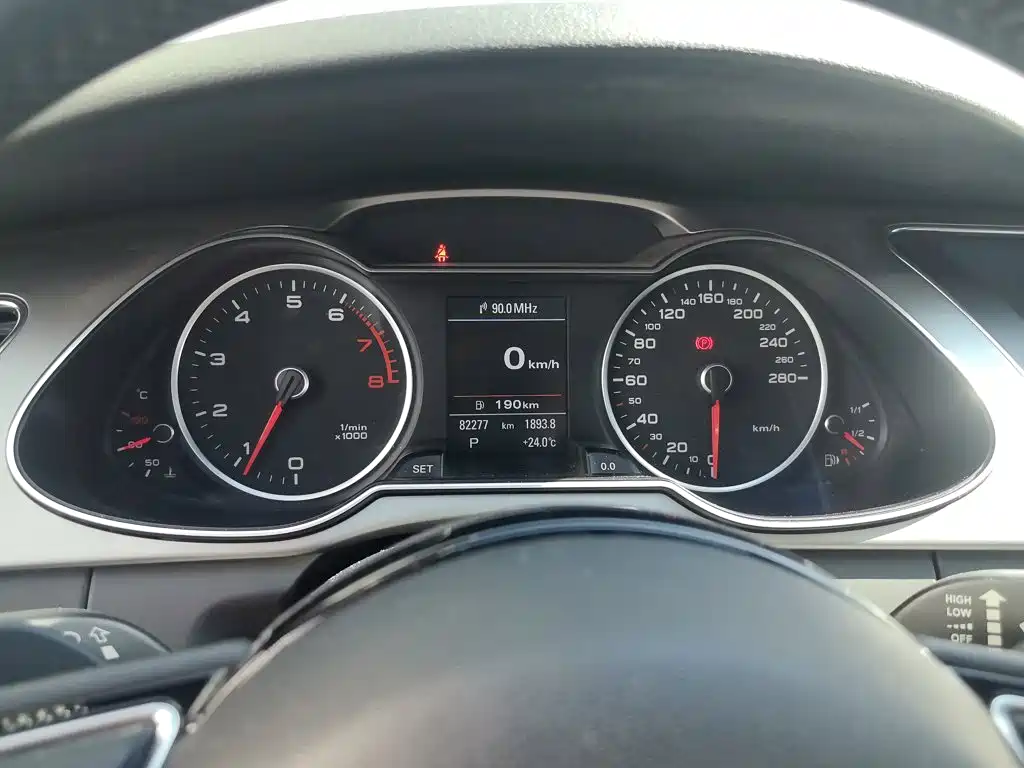 Фото 4 - Audi A4L