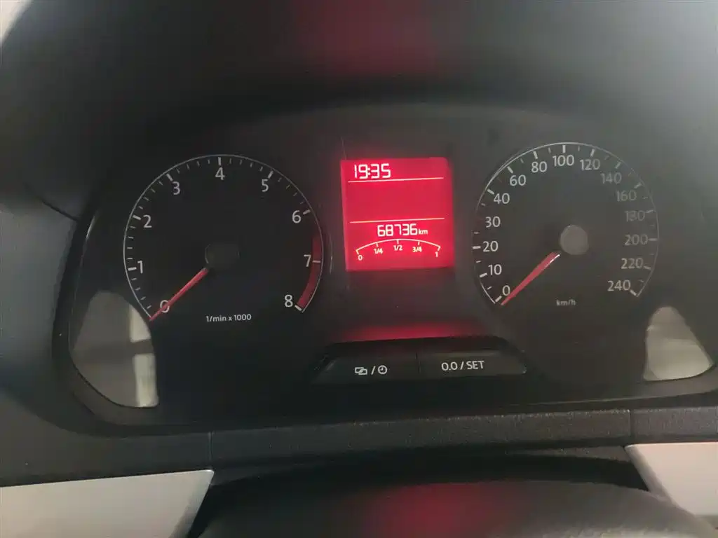 Volkswagen Jetta 2013 1.6L Manual Comfort фото 5
