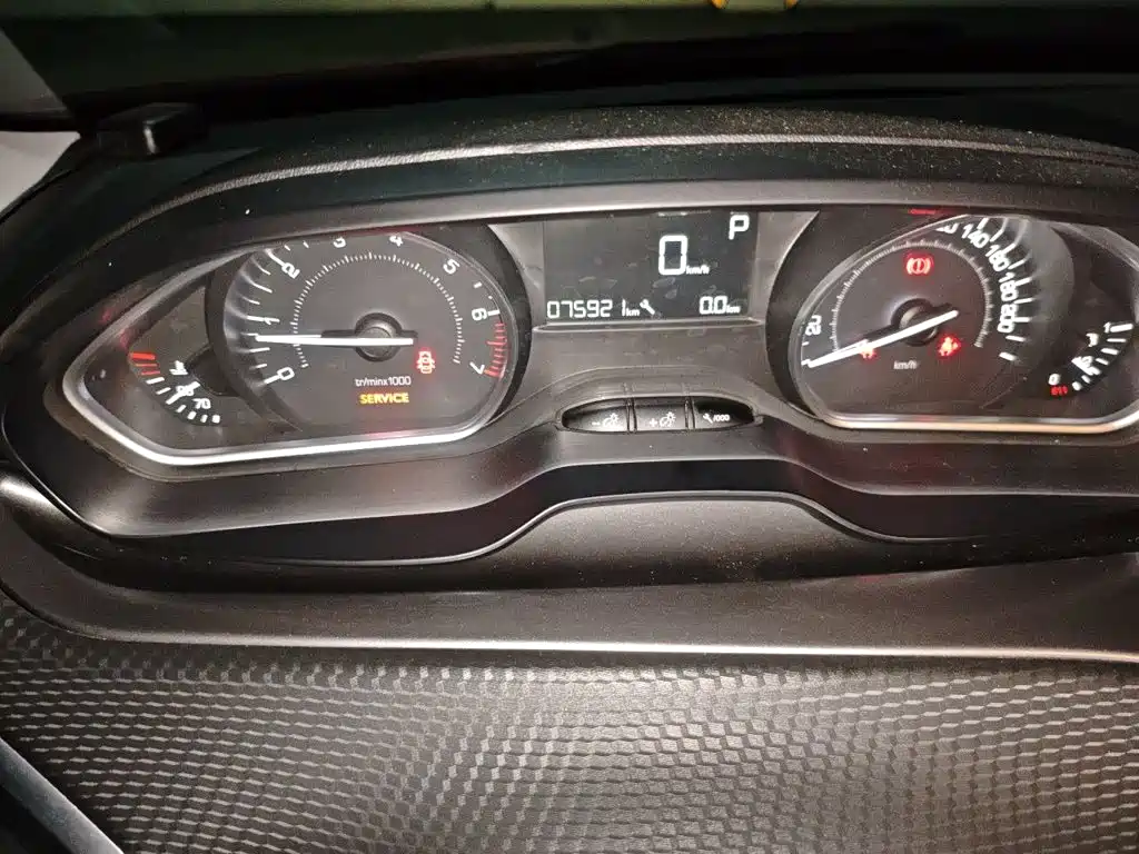 صورة 5 - Peugeot 2008