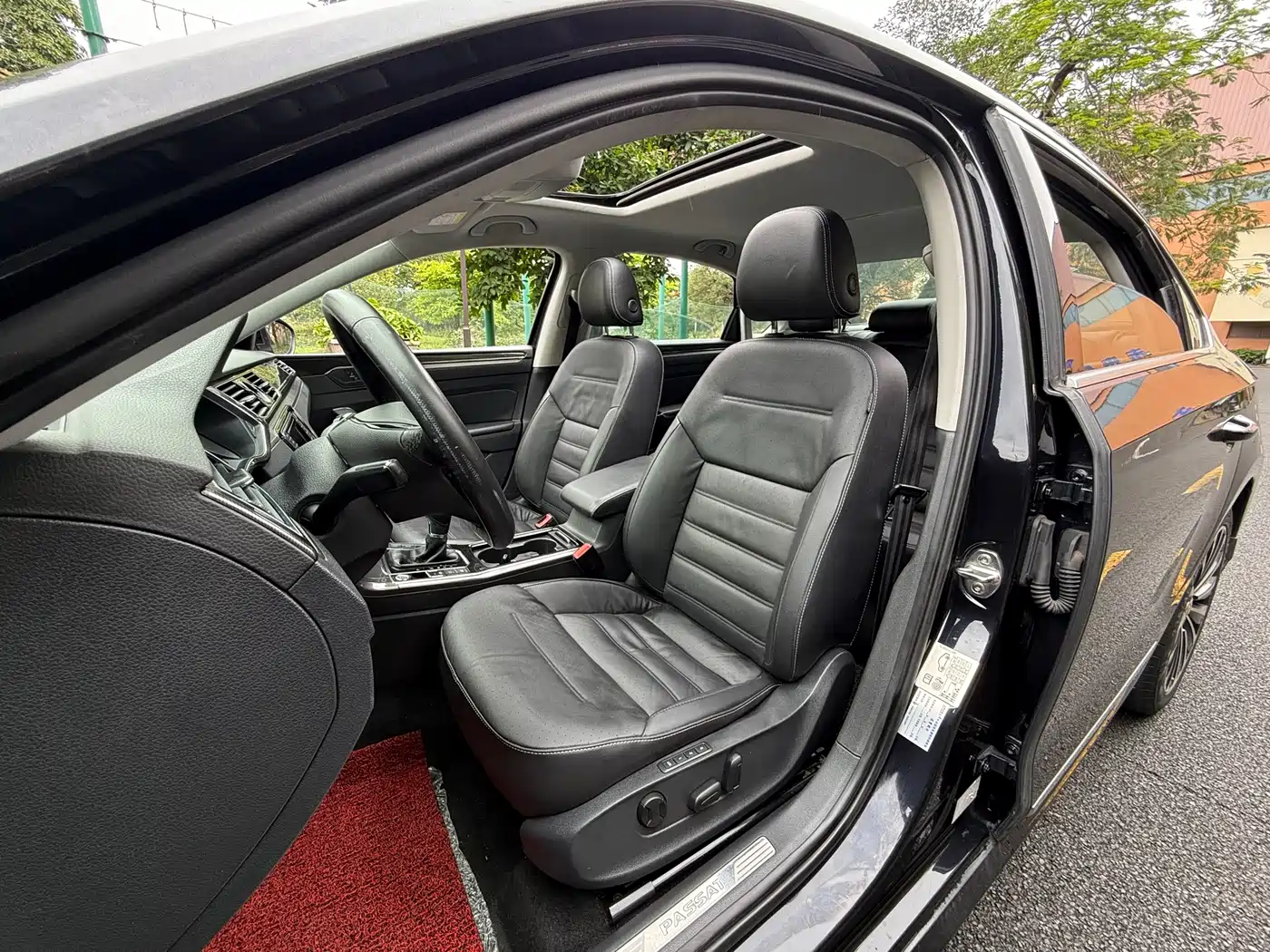 Volkswagen Passat 2017 330TSI DSG Luxury фото 9
