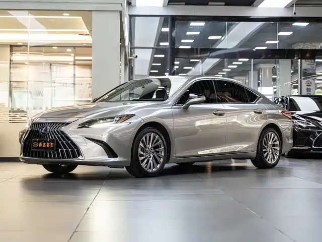 Lexus ES 2022