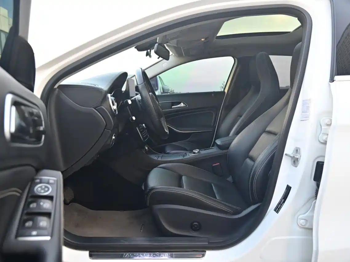 Mercedes-Benz GLA 2016 GLA 220 4MATIC Fashion фото 4