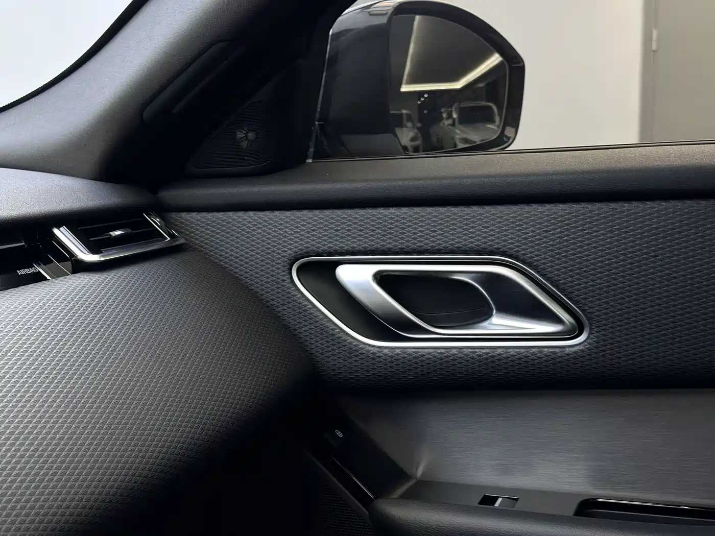 Land Rover Range Rover Velar 2020 P250 фото 26