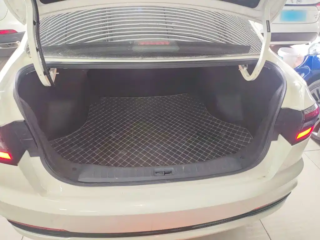 Venucia D60 2025 2023 PLUS 1.6L XL CVT Joy Leader Edition