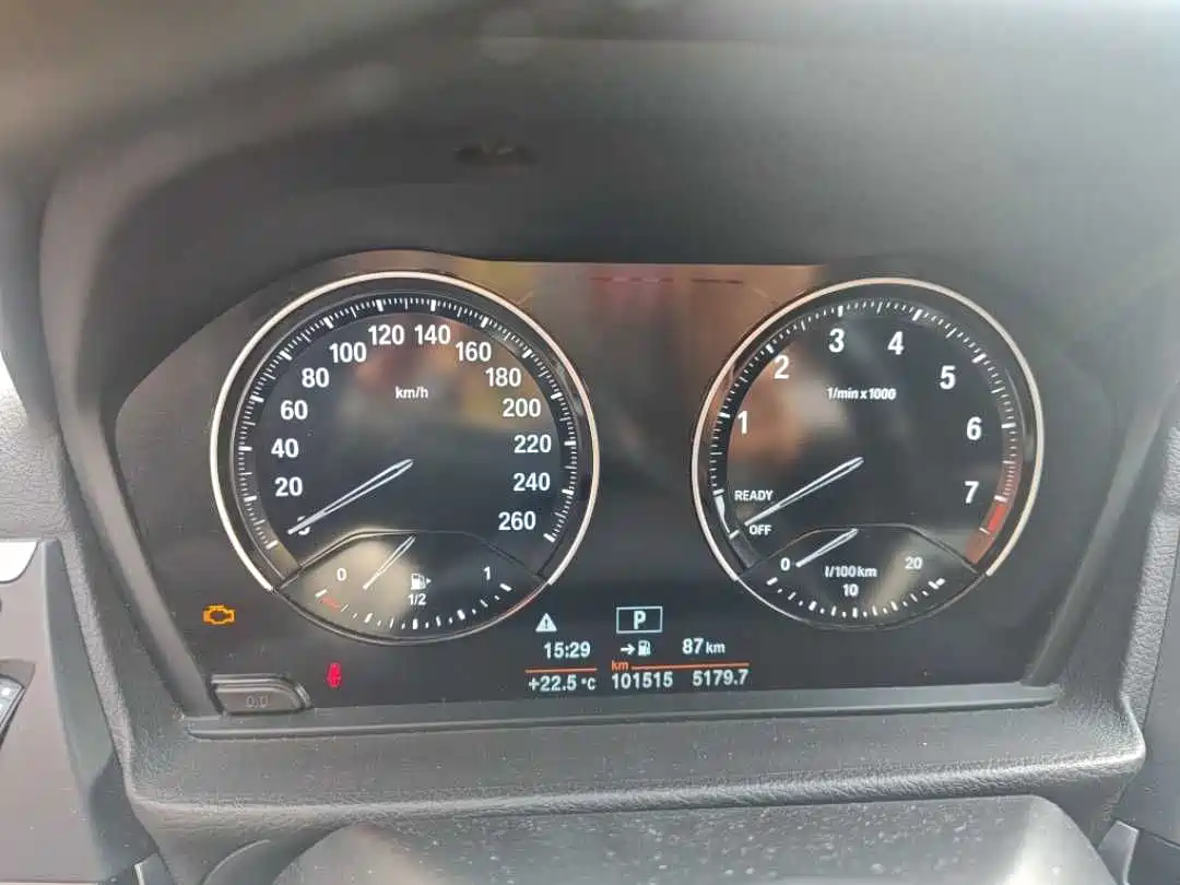BMW 1 Series 2018 118i Sport Edition фото 6