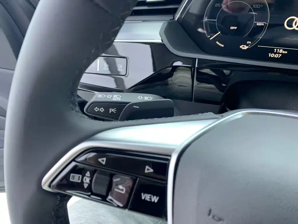 Audi e-tron 2026 2021 50 quattro Luxury