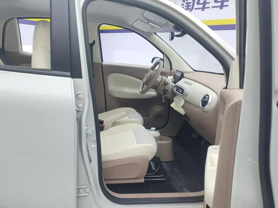 Wuling Motors Hongguang MINIEV 2026 2025 4-Door Advanced