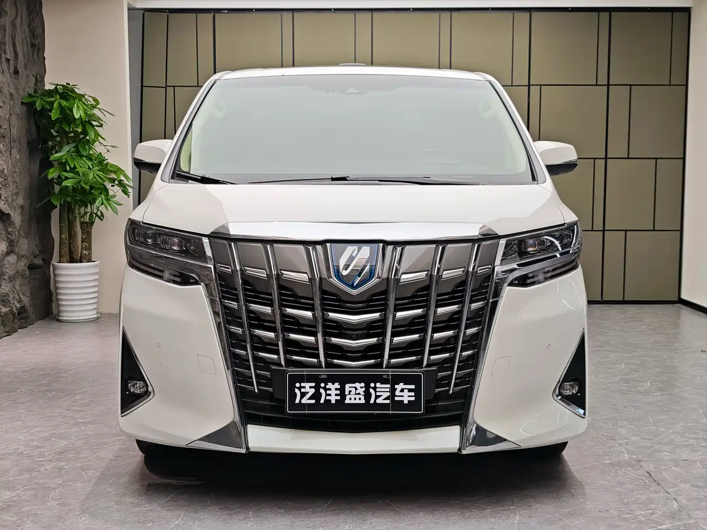 Toyota Alphard 2021 Hybrid 2.5L Premium фото 2