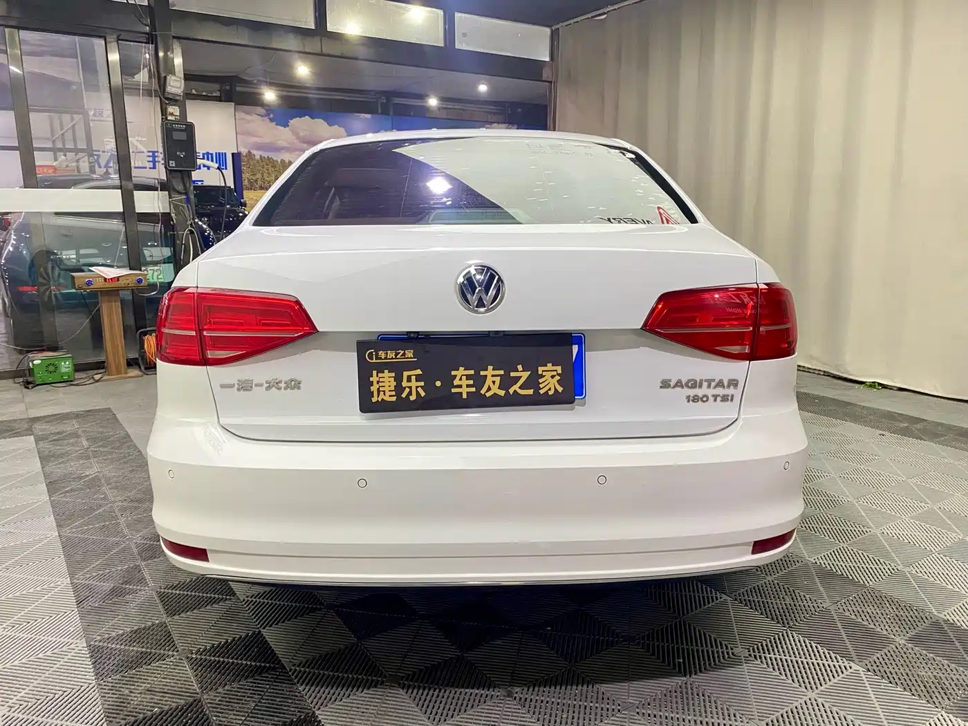 Фото 6 - Volkswagen Sagitar