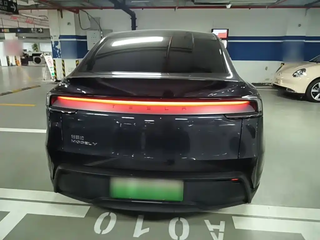 Фото 6 - Tesla Model Y