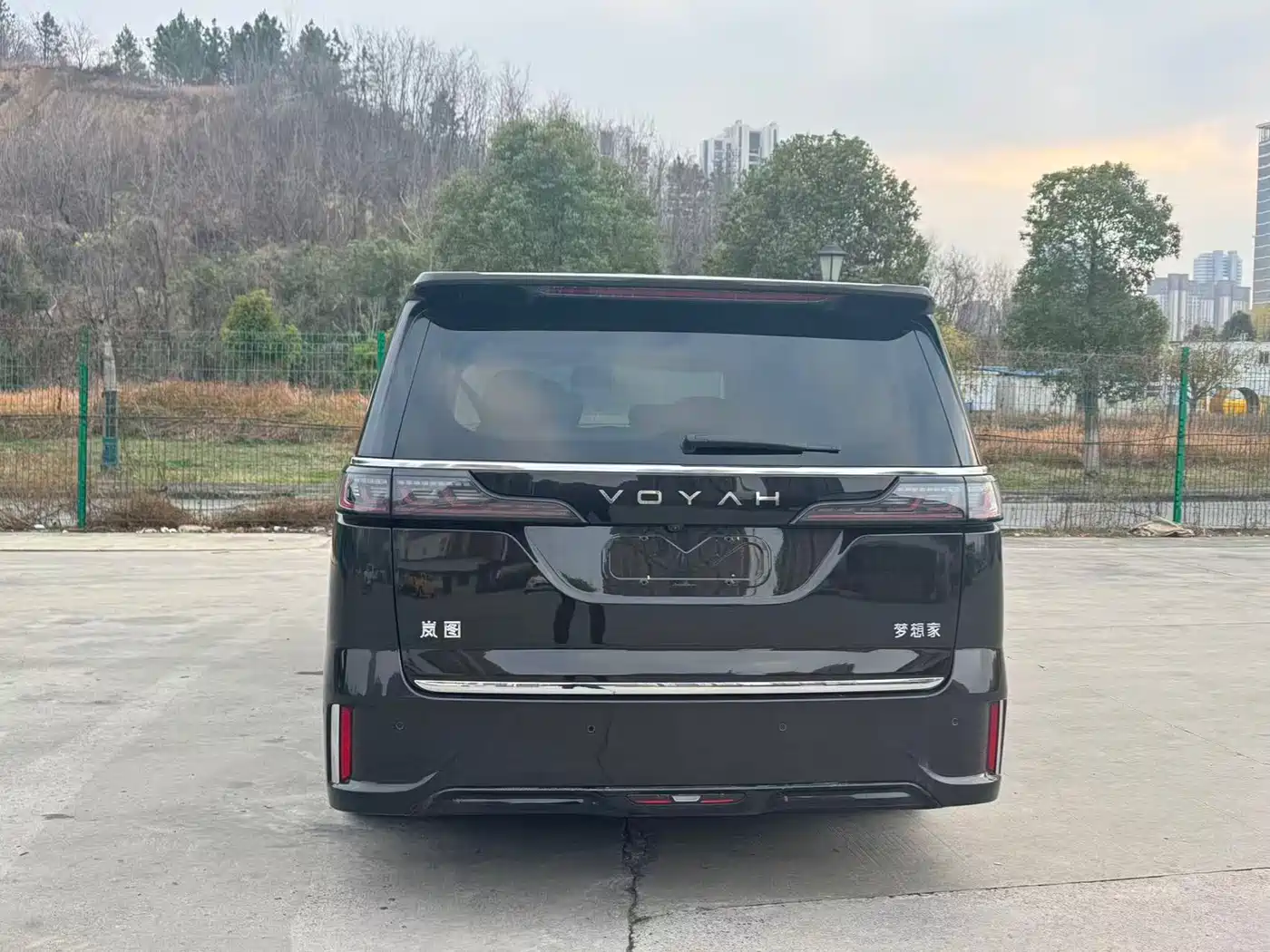 Voyah Auto Voyah Dreamer 2025 PHEV AWD Flagship Kunpeng Edition фото 5