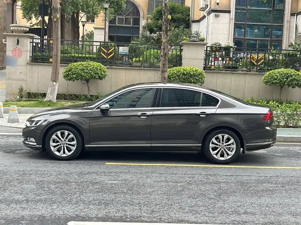 Volkswagen Magotan 2017 380TSI DSG Luxury фото 9