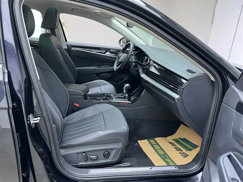 VOLKSWAGEN PASSAT NEW ENERGY