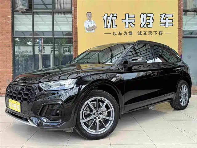 Audi Q5L 2023 40T Luxury Dynamic — фото 1