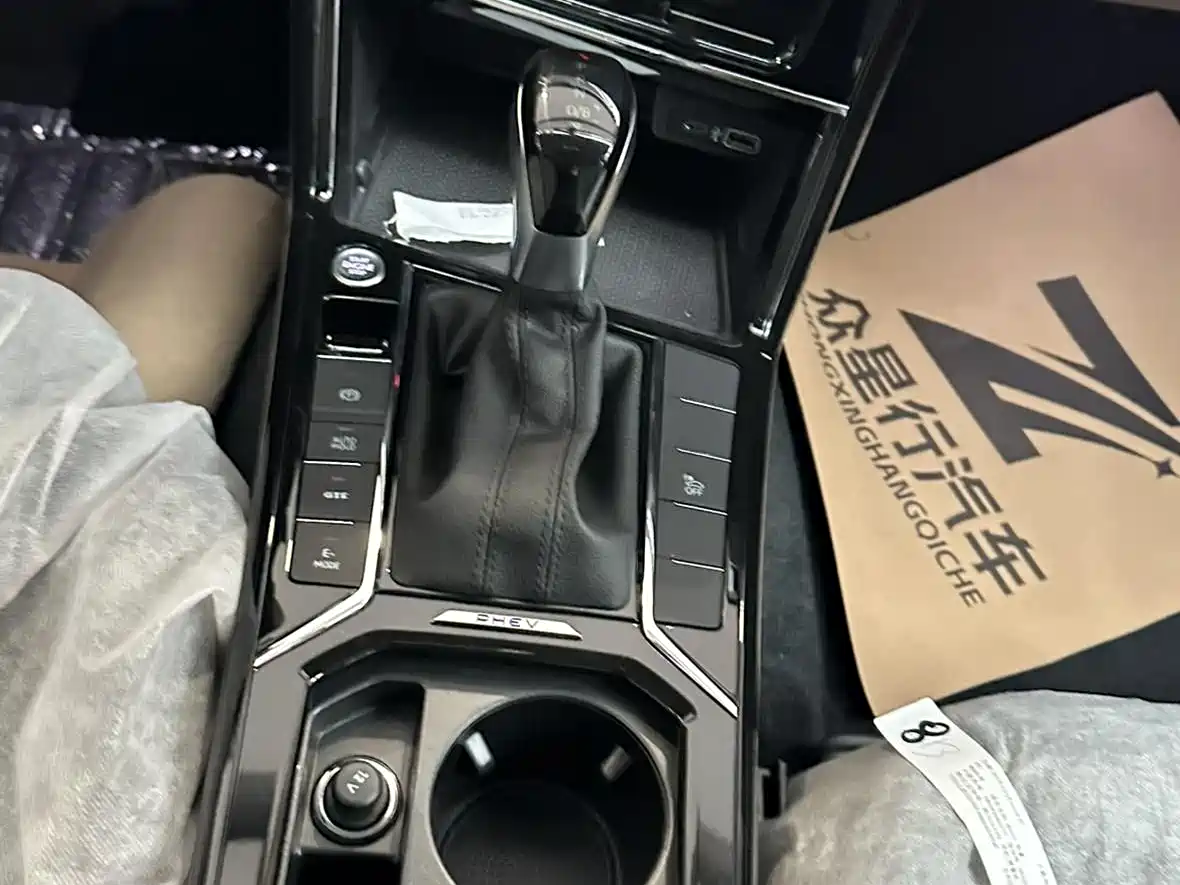 VOLKSWAGEN PASSAT NEW ENERGY