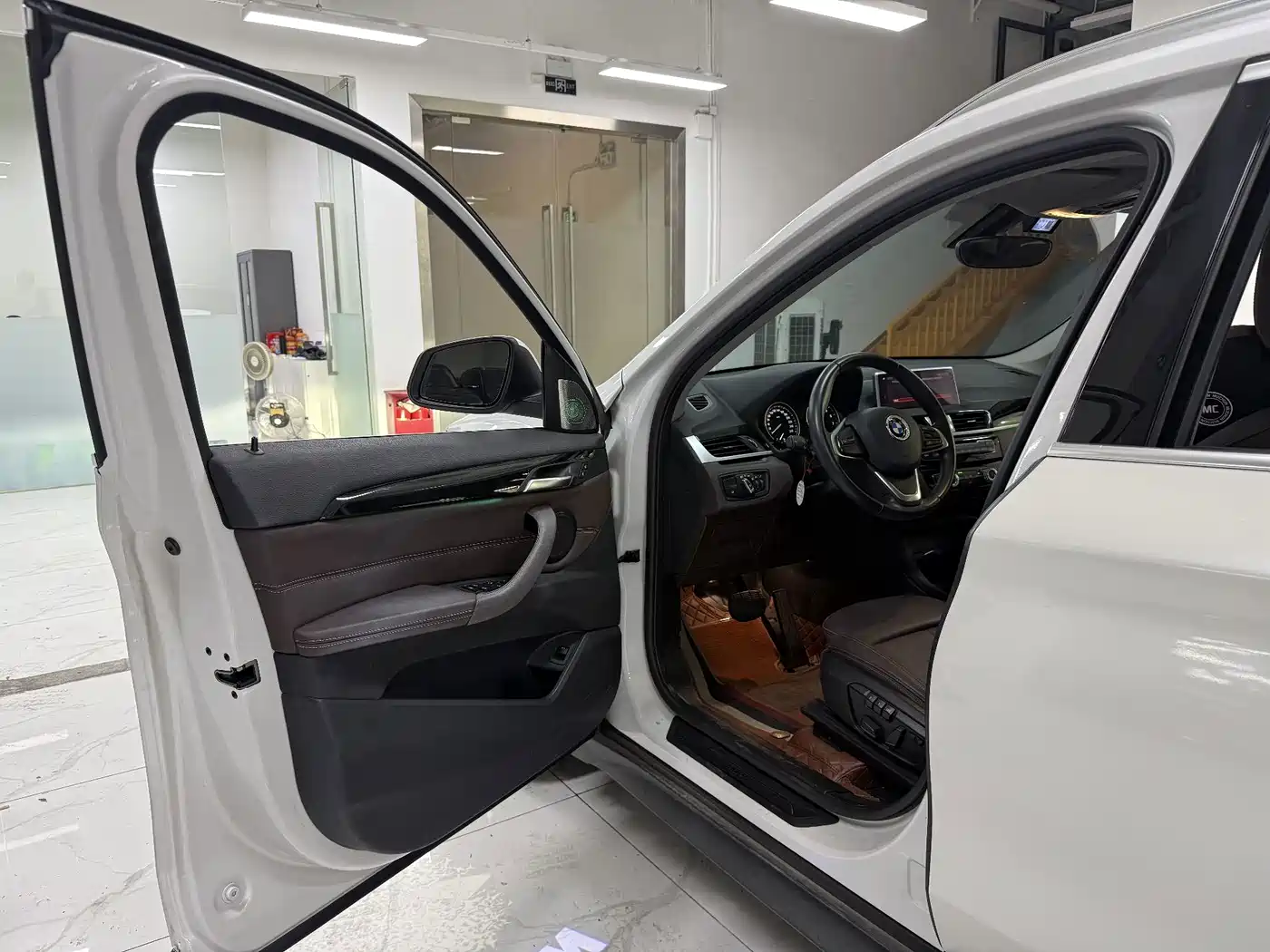 Фото 8 - BMW X1